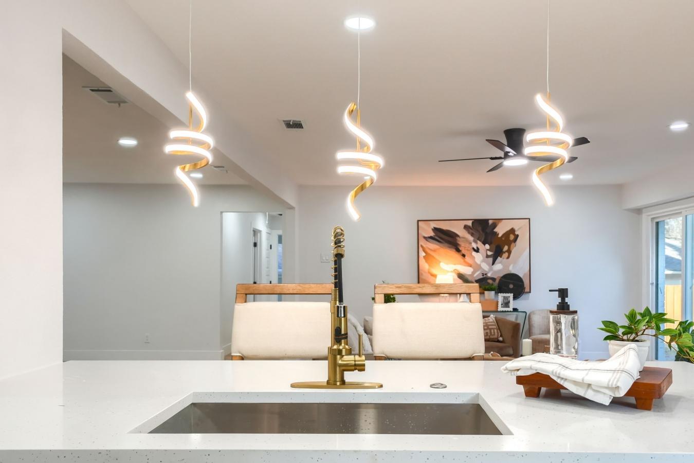 Dallas, Dallas, 75248, United States, 4 Bedrooms Bedrooms, ,3 BathroomsBathrooms,Residential,For Sale,2003657