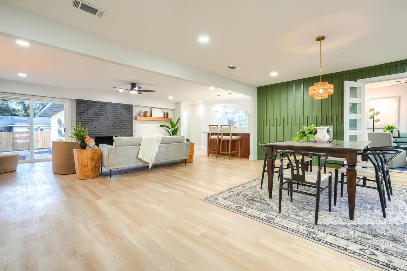 Dallas, Dallas, 75248, United States, 4 Bedrooms Bedrooms, ,3 BathroomsBathrooms,Residential,For Sale,2003657