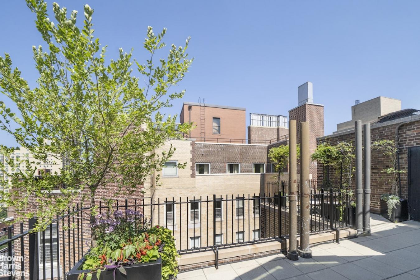 New York, New York, 10028, United States, 4 Bedrooms Bedrooms, ,4 BathroomsBathrooms,Residential,For Sale,2003656