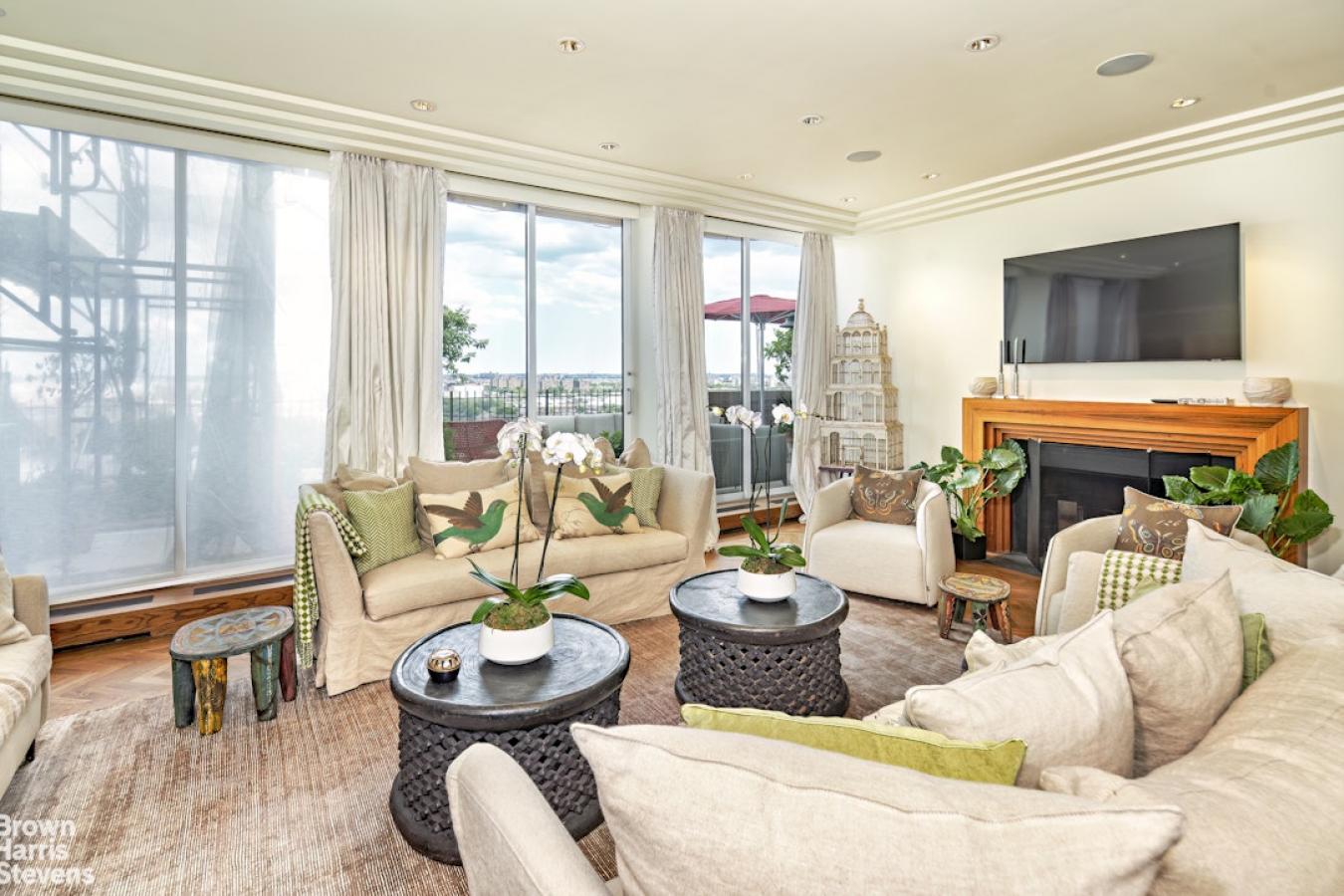 New York, New York, 10028, United States, 4 Bedrooms Bedrooms, ,4 BathroomsBathrooms,Residential,For Sale,2003656