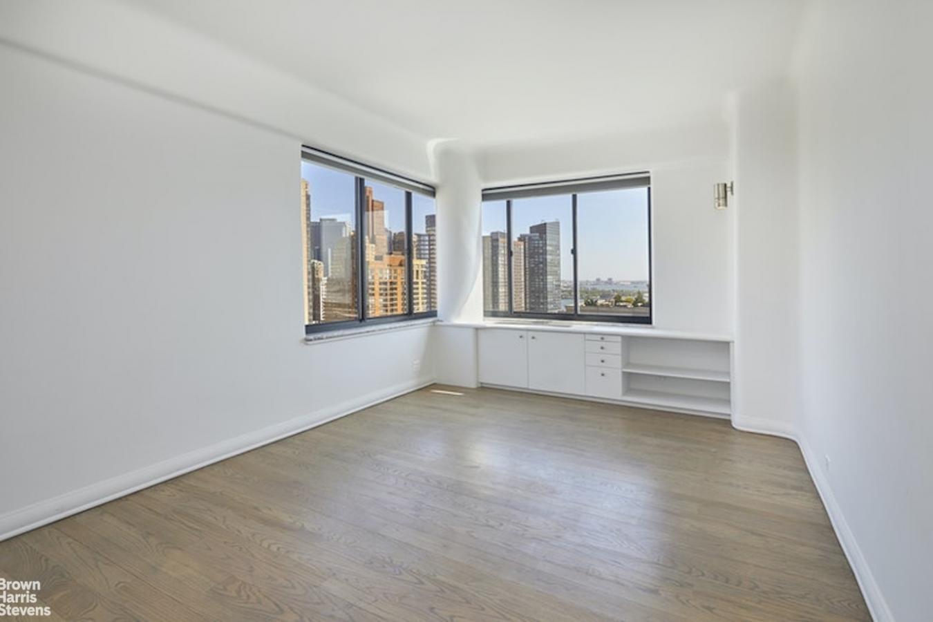 Battery Park City, New York, 10280, United States, 5 Bedrooms Bedrooms, ,3 BathroomsBathrooms,Residential,For Sale,2003655