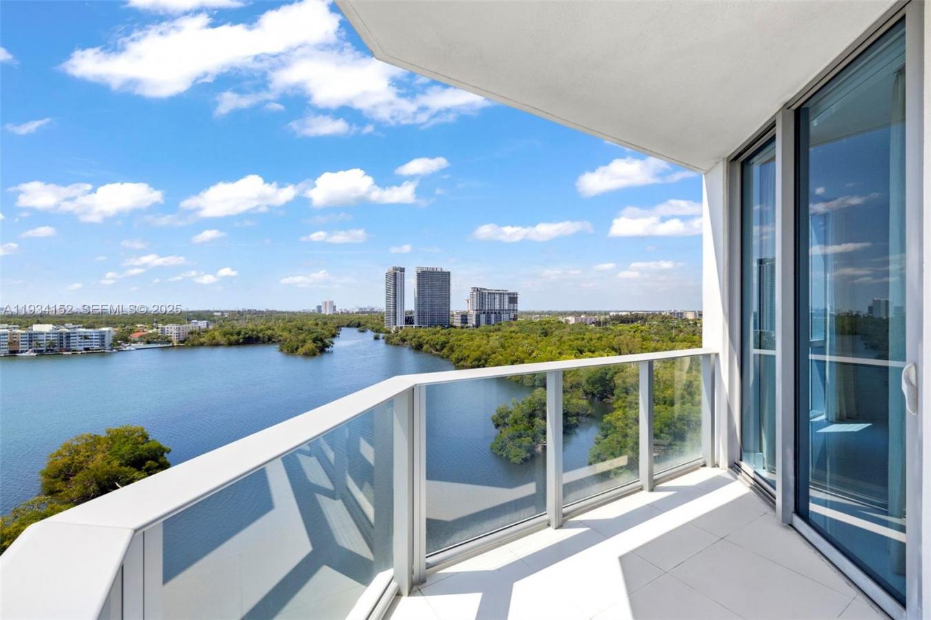 North Miami Beach, Florida, 33160, United States, 3 Bedrooms Bedrooms, ,3 BathroomsBathrooms,Residential,For Sale,2003653