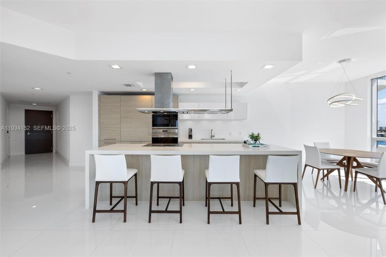 North Miami Beach, Florida, 33160, United States, 3 Bedrooms Bedrooms, ,3 BathroomsBathrooms,Residential,For Sale,2003653