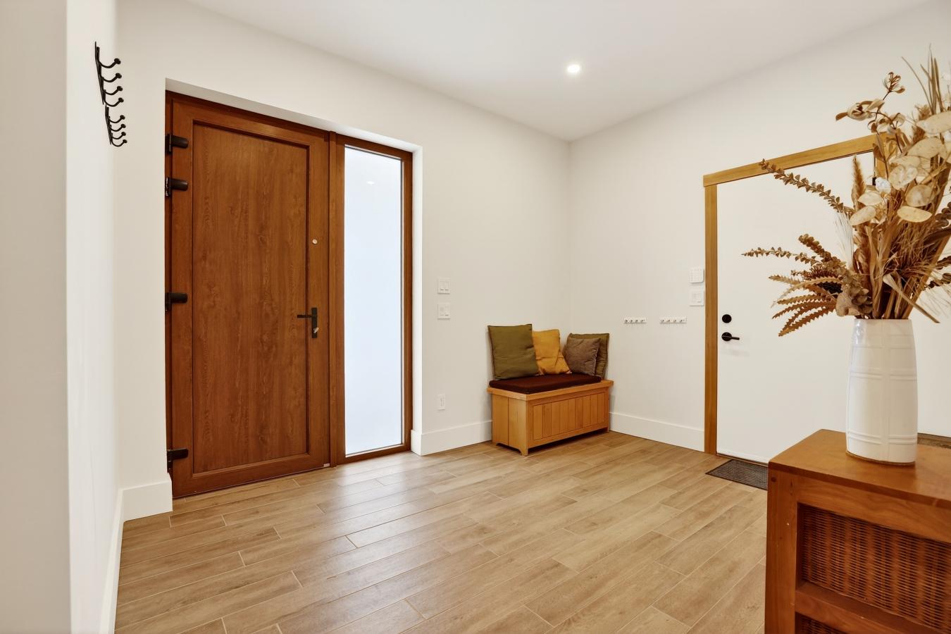 Nelson, BC, V1L 6W6, Canada, 4 Bedrooms Bedrooms, ,4 BathroomsBathrooms,Residential,For Sale,2003651