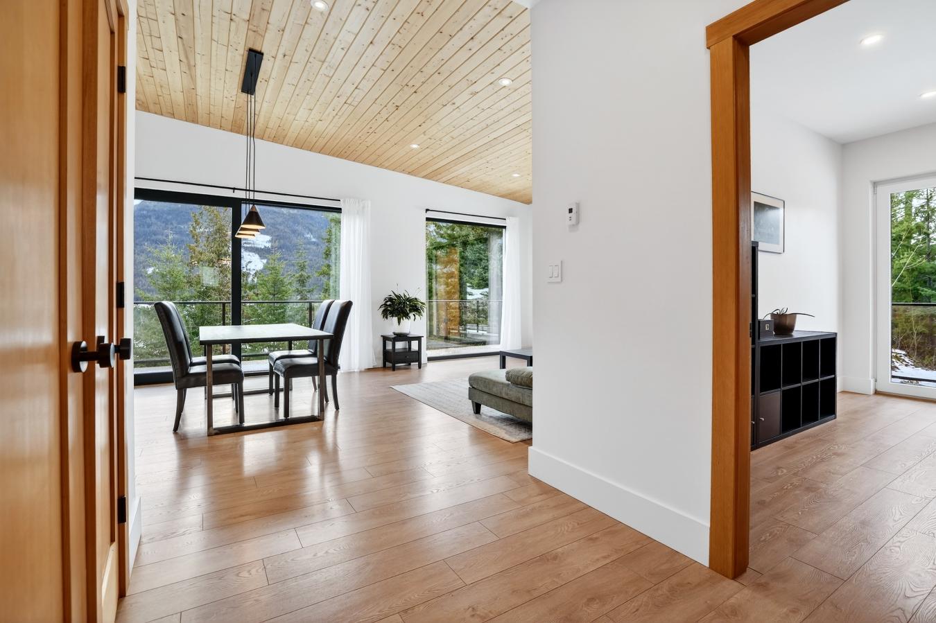 Nelson, BC, V1L 6W6, Canada, 4 Bedrooms Bedrooms, ,4 BathroomsBathrooms,Residential,For Sale,2003651