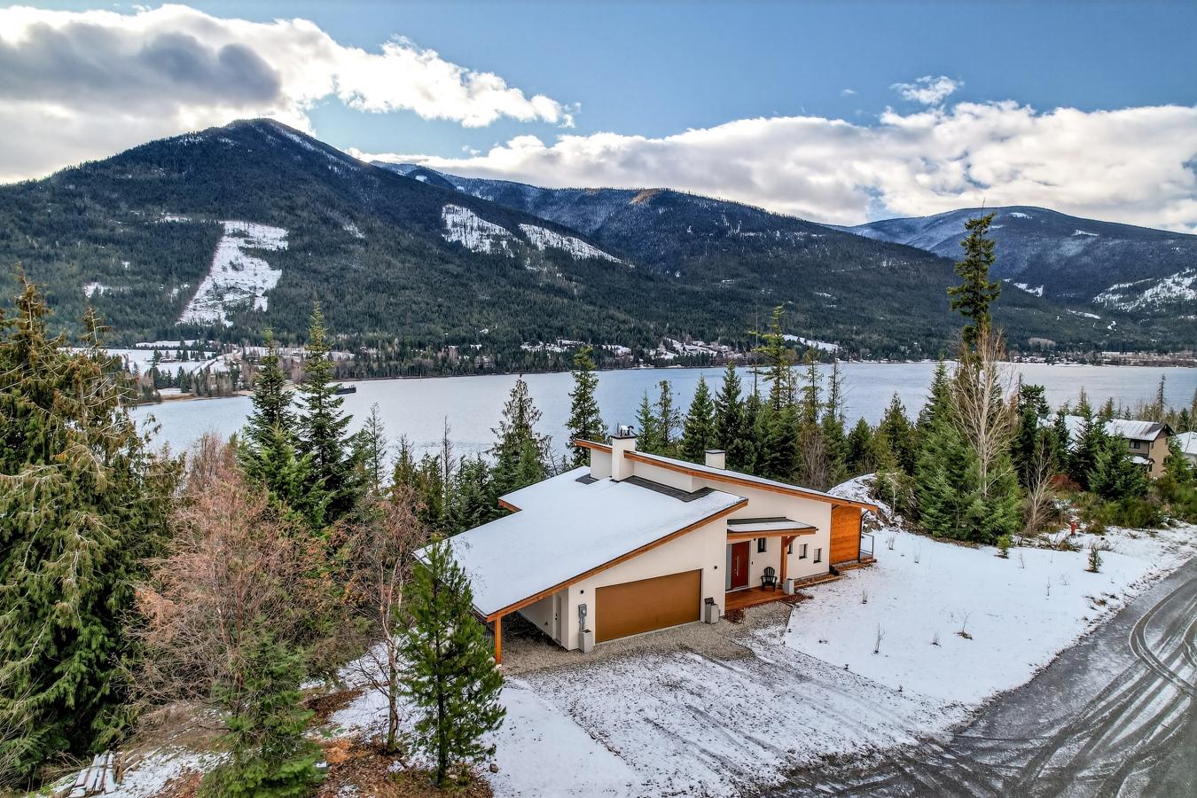 Nelson, BC, V1L 6W6, Canada, 4 Bedrooms Bedrooms, ,4 BathroomsBathrooms,Residential,For Sale,2003651