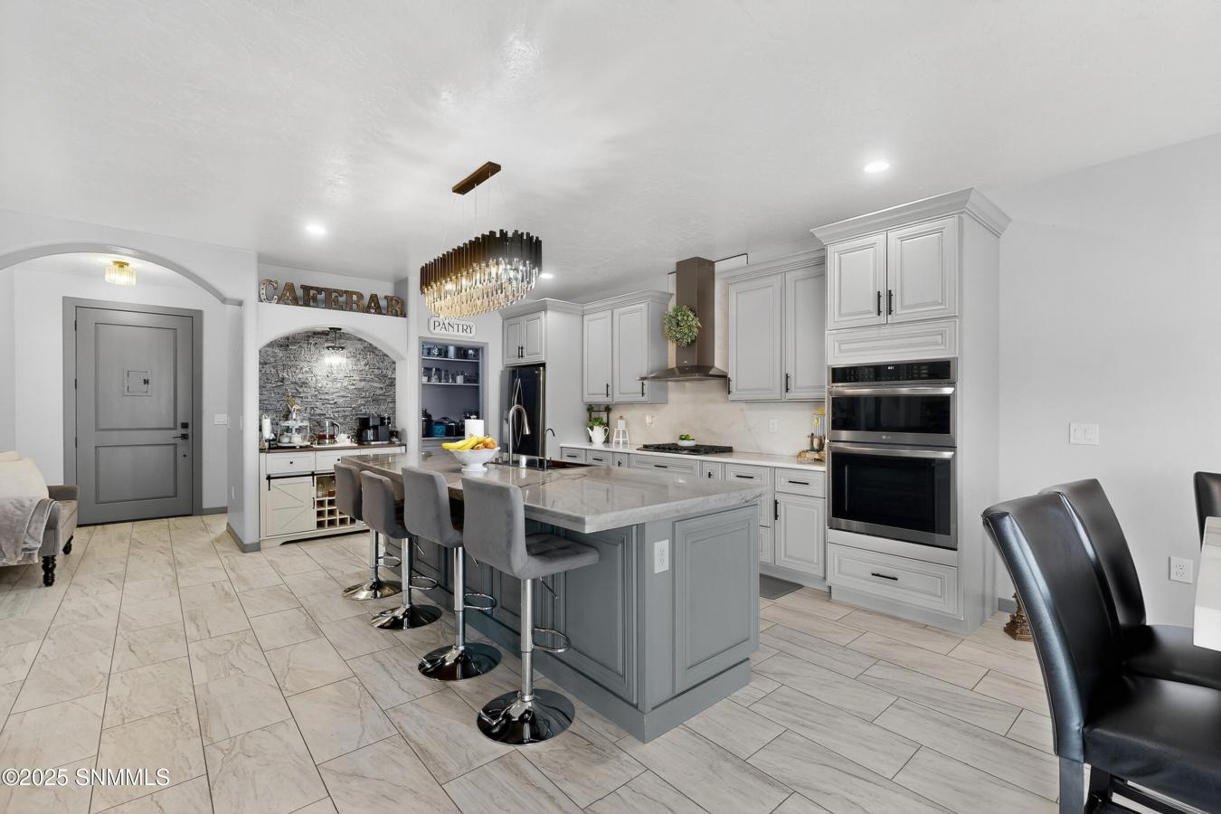 Is there a 3-bed single family residence in Elks Area that combines mo – image 16
