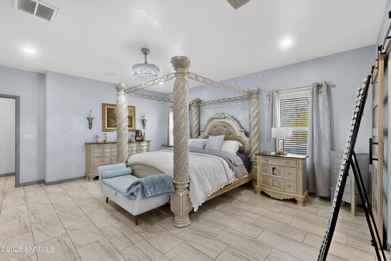 Is there a 3-bed single family residence in Elks Area that combines mo – image 19
