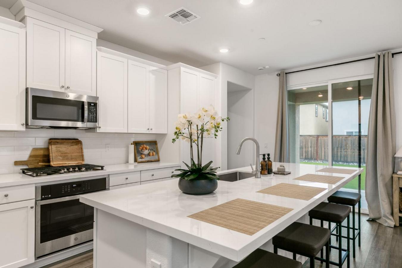 Sacramento, Sacramento, 95835, United States, 4 Bedrooms Bedrooms, ,3 BathroomsBathrooms,Residential,For Sale,2003641