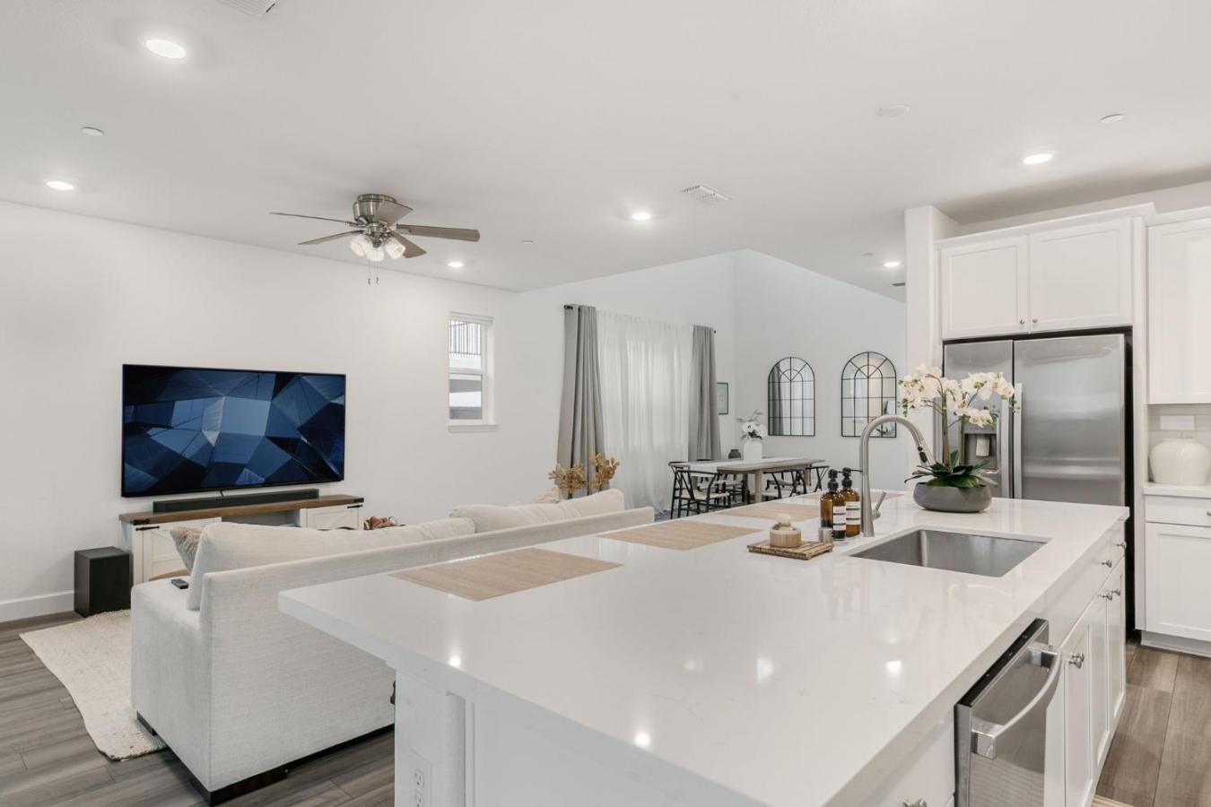 Sacramento, Sacramento, 95835, United States, 4 Bedrooms Bedrooms, ,3 BathroomsBathrooms,Residential,For Sale,2003641