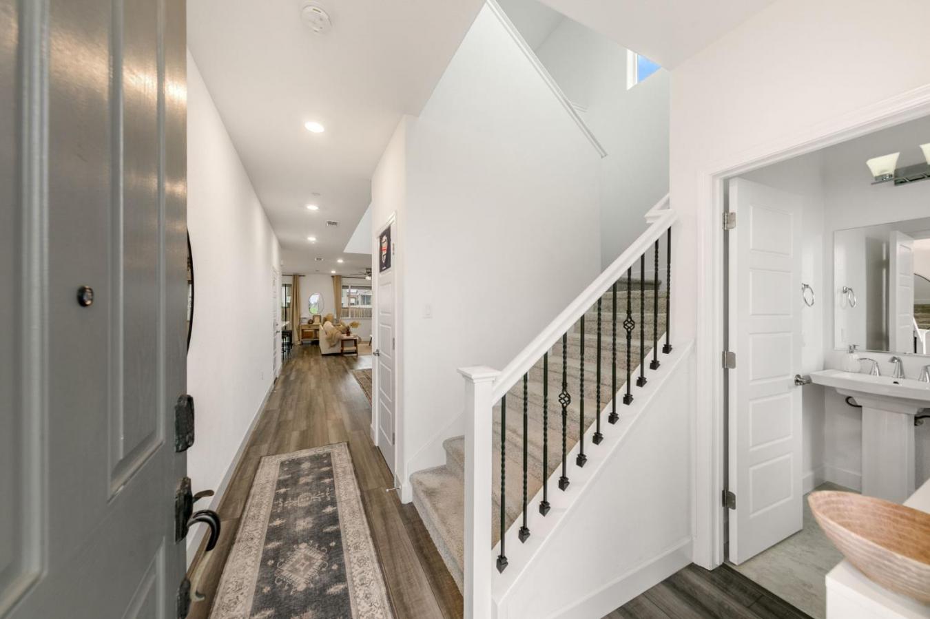 Sacramento, Sacramento, 95835, United States, 4 Bedrooms Bedrooms, ,3 BathroomsBathrooms,Residential,For Sale,2003641