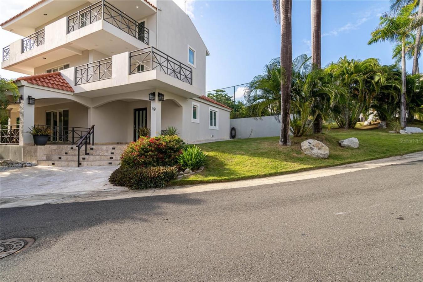 Humacao, Humacao, 00791, Puerto Rico, 4 Bedrooms Bedrooms, ,4 BathroomsBathrooms,Residential,For Sale,2003640