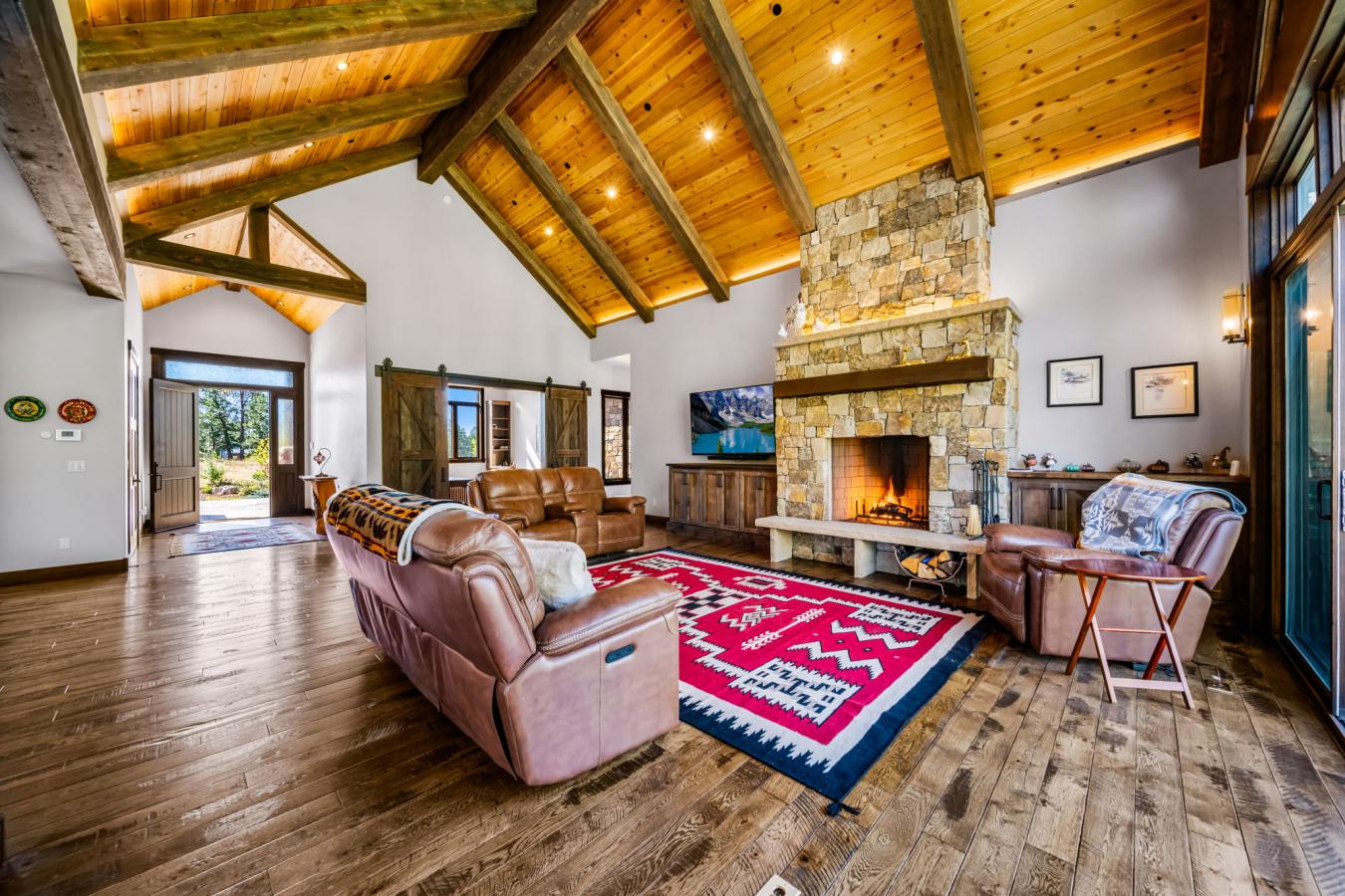 Durango, La Plata, 81303, United States, 3 Bedrooms Bedrooms, ,4 BathroomsBathrooms,Residential,For Sale,2003636