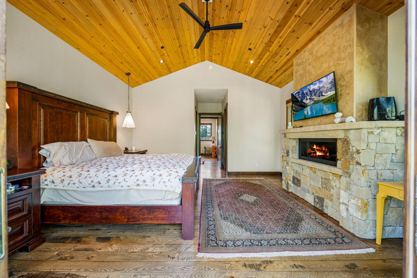 Durango, La Plata, 81303, United States, 3 Bedrooms Bedrooms, ,4 BathroomsBathrooms,Residential,For Sale,2003636