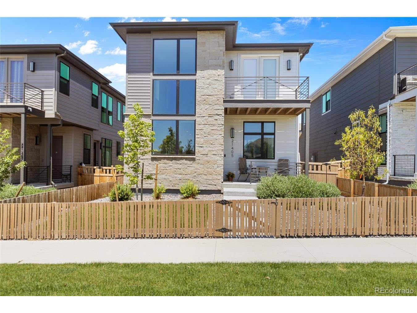 Aurora, Adams, 80019, United States, ,Residential,For Sale,2003633