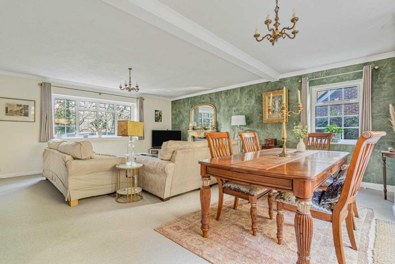 Warlingham, Surrey, CR6 9JE, United Kingdom, 4 Bedrooms Bedrooms, ,2 BathroomsBathrooms,Residential,For Sale,2003628