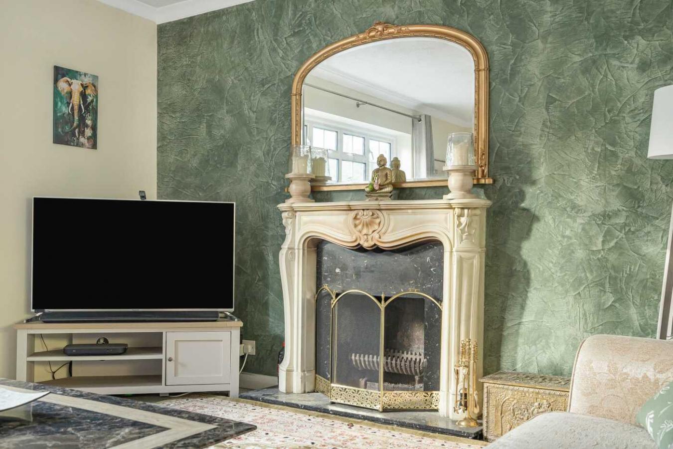 Warlingham, Surrey, CR6 9JE, United Kingdom, 4 Bedrooms Bedrooms, ,2 BathroomsBathrooms,Residential,For Sale,2003628