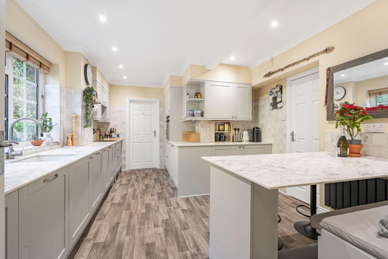 Warlingham, Surrey, CR6 9JE, United Kingdom, 4 Bedrooms Bedrooms, ,2 BathroomsBathrooms,Residential,For Sale,2003628