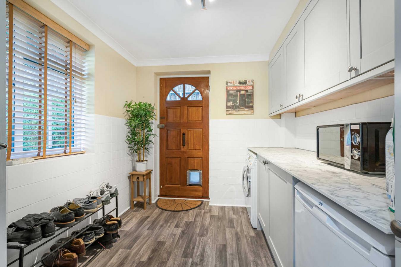 Warlingham, Surrey, CR6 9JE, United Kingdom, 4 Bedrooms Bedrooms, ,2 BathroomsBathrooms,Residential,For Sale,2003628