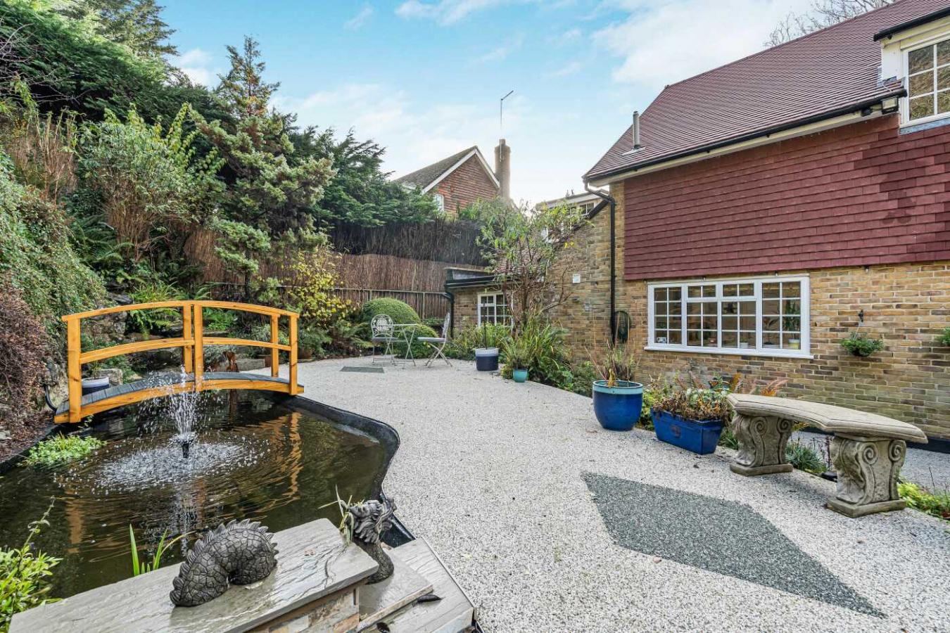 Warlingham, Surrey, CR6 9JE, United Kingdom, 4 Bedrooms Bedrooms, ,2 BathroomsBathrooms,Residential,For Sale,2003628