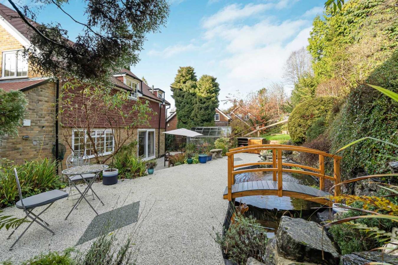 Warlingham, Surrey, CR6 9JE, United Kingdom, 4 Bedrooms Bedrooms, ,2 BathroomsBathrooms,Residential,For Sale,2003628