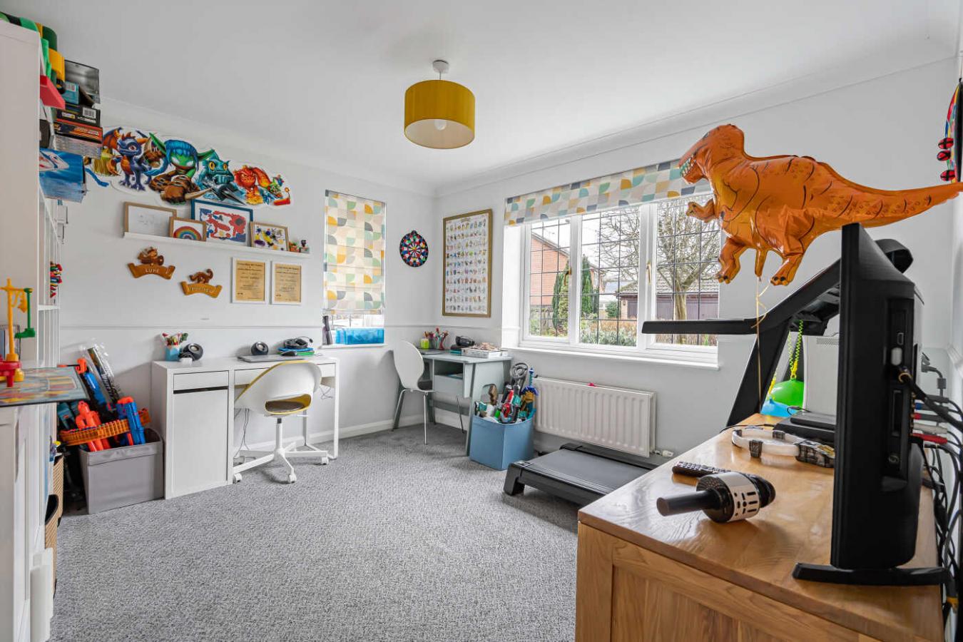 Worth, Crawley, RH10 7SB, United Kingdom, 4 Bedrooms Bedrooms, ,2 BathroomsBathrooms,Residential,For Sale,2003627