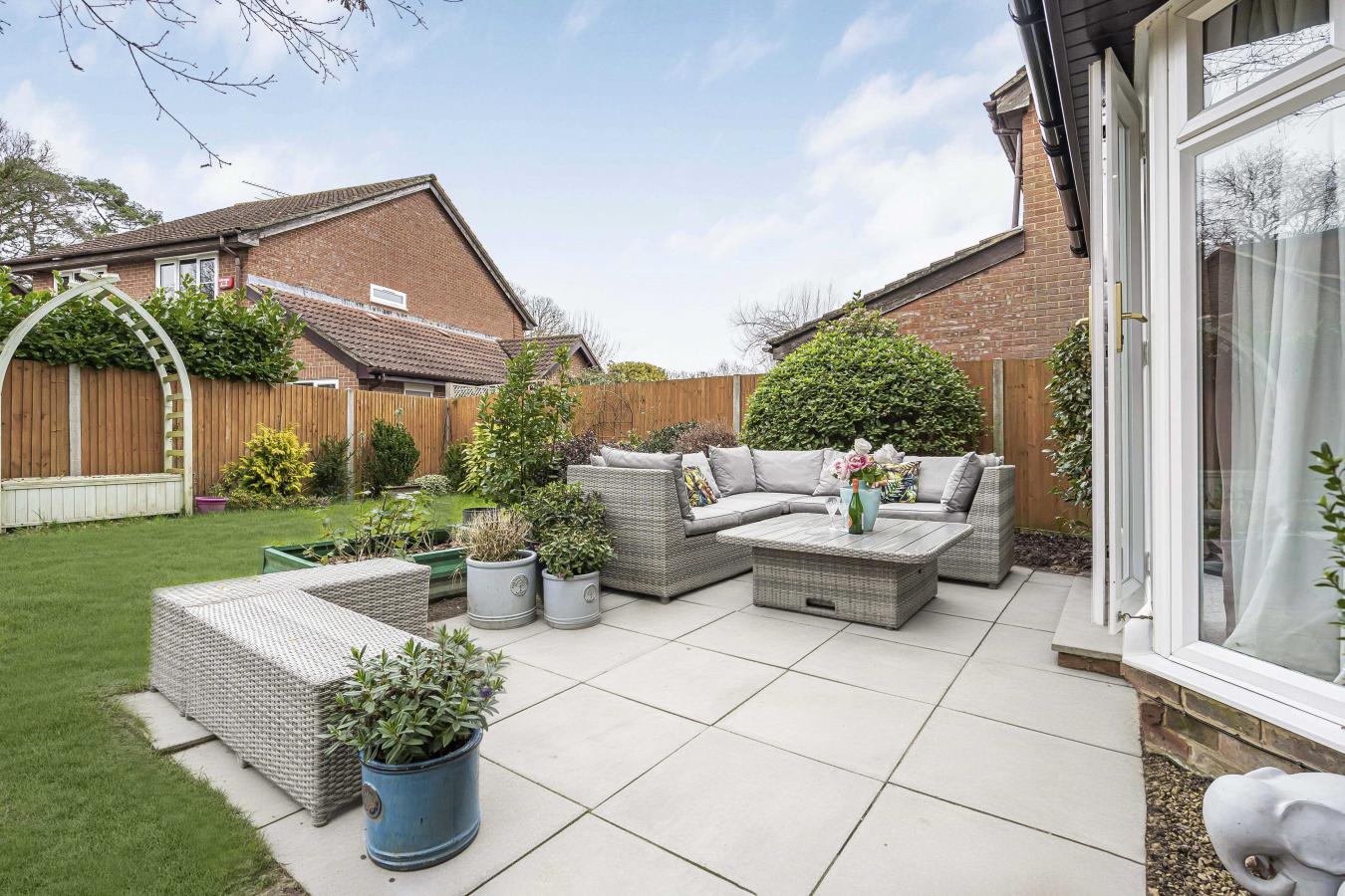 Worth, Crawley, RH10 7SB, United Kingdom, 4 Bedrooms Bedrooms, ,2 BathroomsBathrooms,Residential,For Sale,2003627