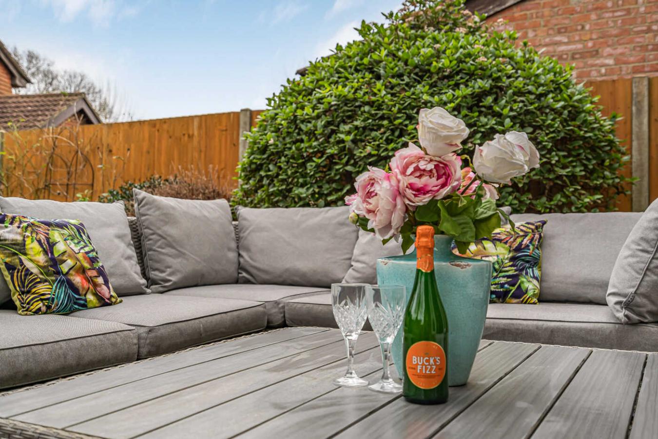 Worth, Crawley, RH10 7SB, United Kingdom, 4 Bedrooms Bedrooms, ,2 BathroomsBathrooms,Residential,For Sale,2003627