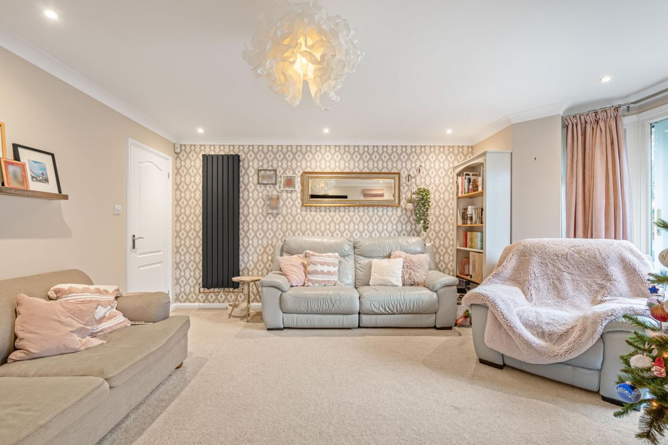 Worth, Crawley, RH10 7SB, United Kingdom, 4 Bedrooms Bedrooms, ,2 BathroomsBathrooms,Residential,For Sale,2003627