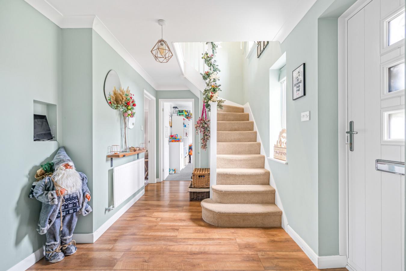 Worth, Crawley, RH10 7SB, United Kingdom, 4 Bedrooms Bedrooms, ,2 BathroomsBathrooms,Residential,For Sale,2003627