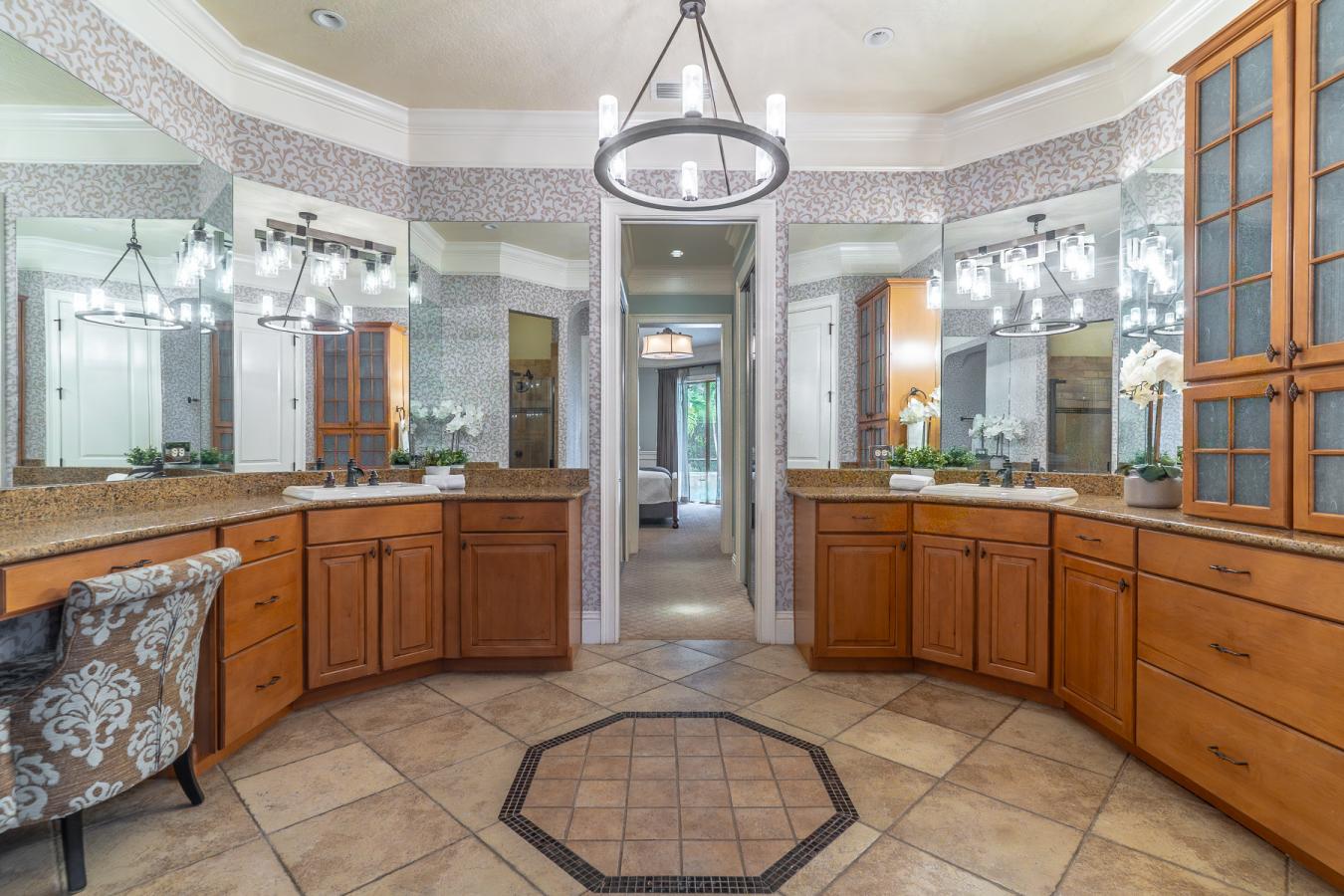 Orlando, Orange, 32820, United States, 5 Bedrooms Bedrooms, ,4 BathroomsBathrooms,Residential,For Sale,2007588