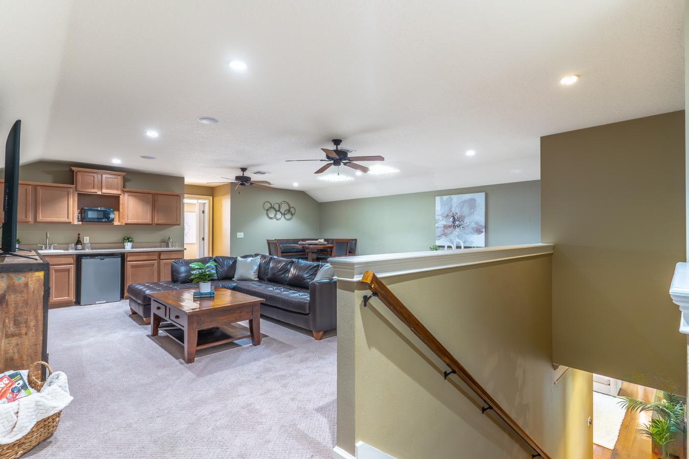 Orlando, Orange, 32820, United States, 5 Bedrooms Bedrooms, ,4 BathroomsBathrooms,Residential,For Sale,2007588