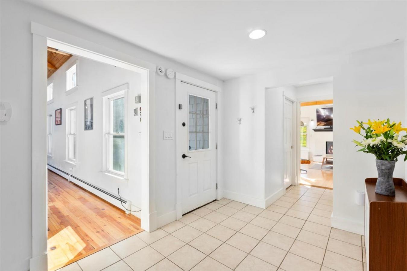 Bennington, Vermont, 05201, United States, 3 Bedrooms Bedrooms, ,3 BathroomsBathrooms,Residential,For Sale,2009349