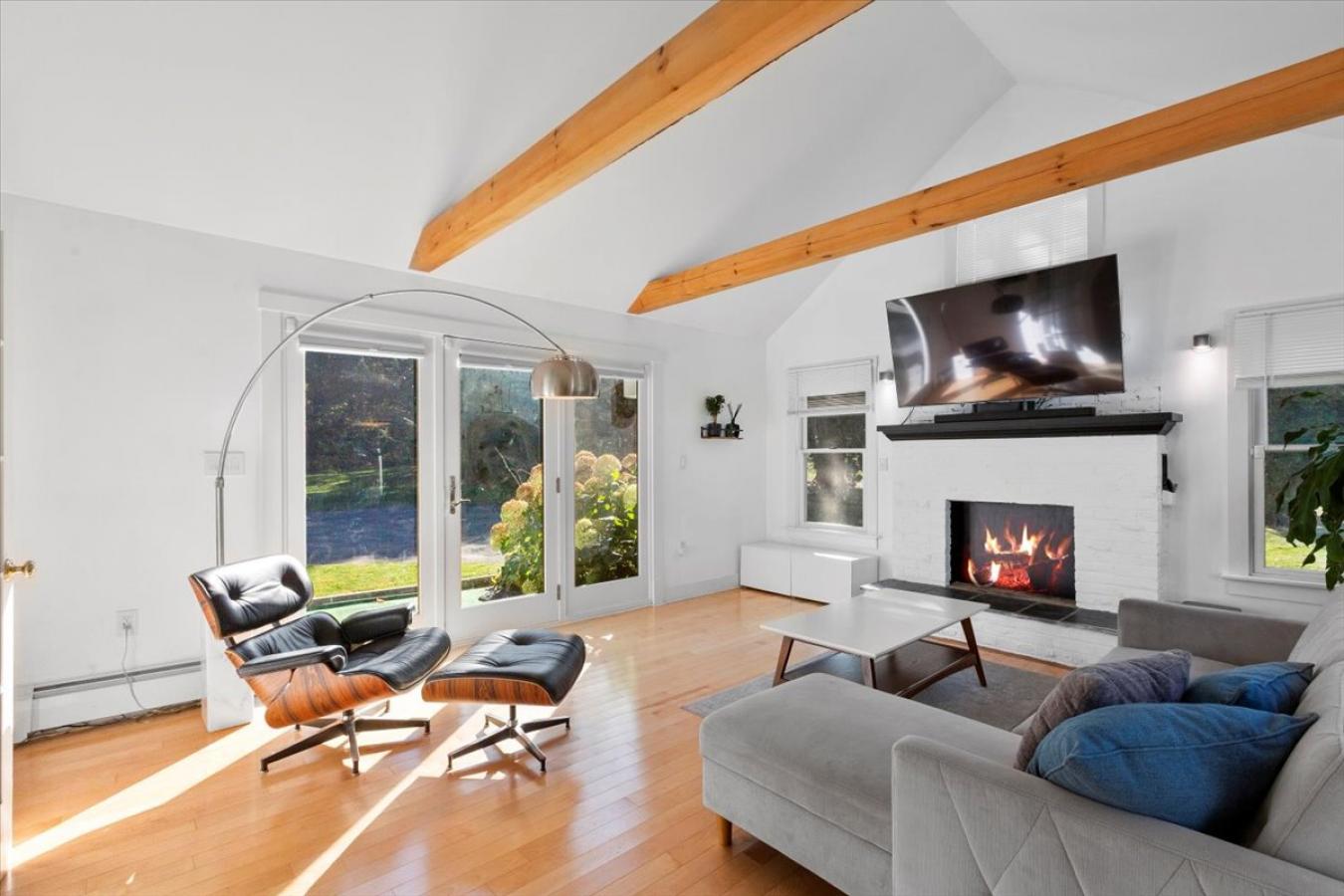 Bennington, Vermont, 05201, United States, 3 Bedrooms Bedrooms, ,3 BathroomsBathrooms,Residential,For Sale,2009349