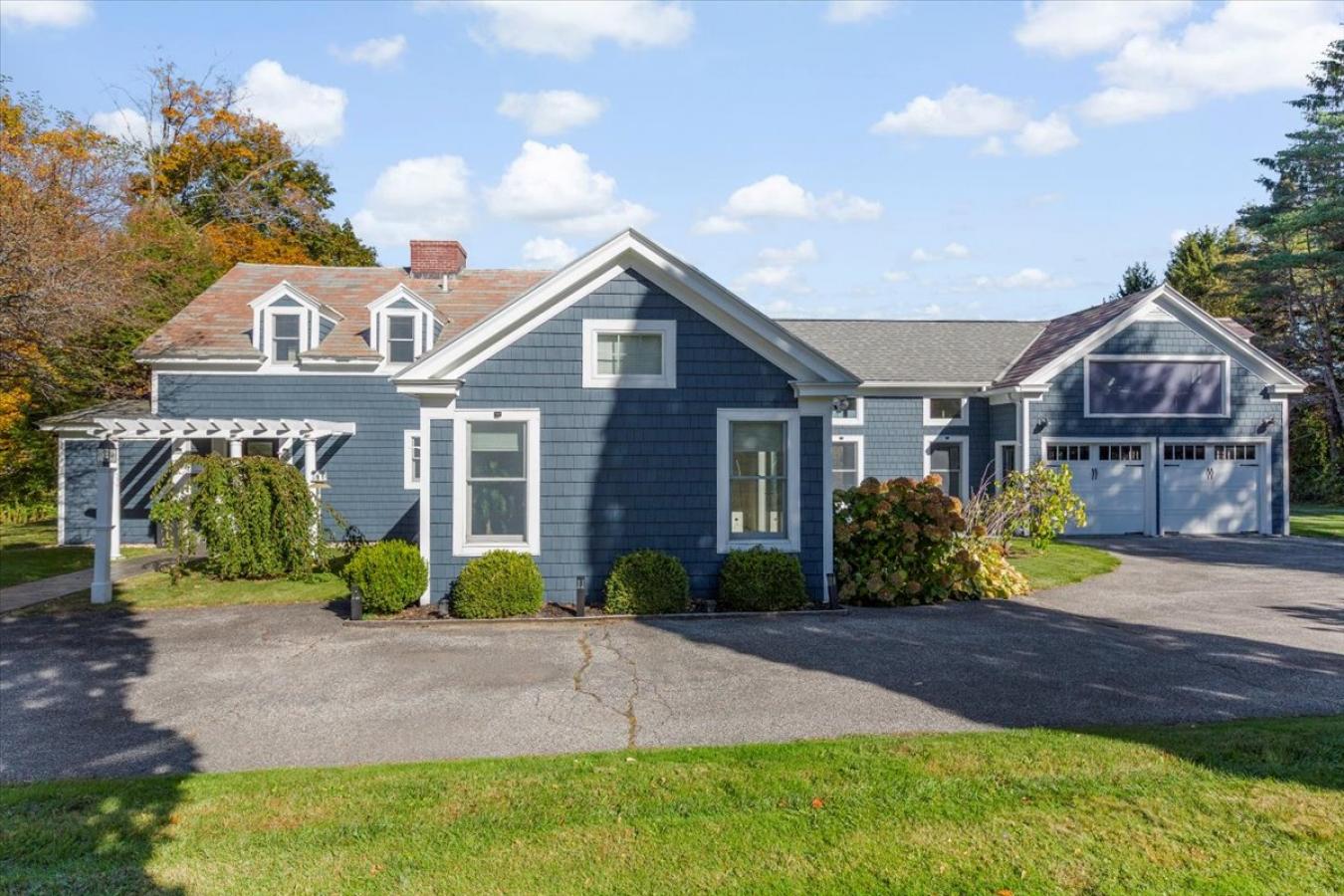 Bennington, Vermont, 05201, United States, 3 Bedrooms Bedrooms, ,3 BathroomsBathrooms,Residential,For Sale,2009349