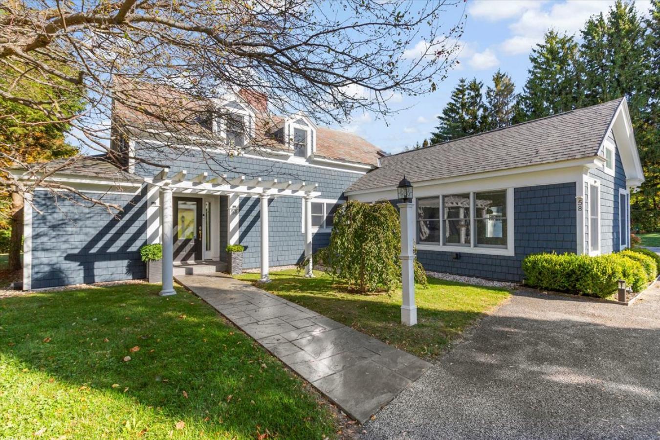 Bennington, Vermont, 05201, United States, 3 Bedrooms Bedrooms, ,3 BathroomsBathrooms,Residential,For Sale,2009349