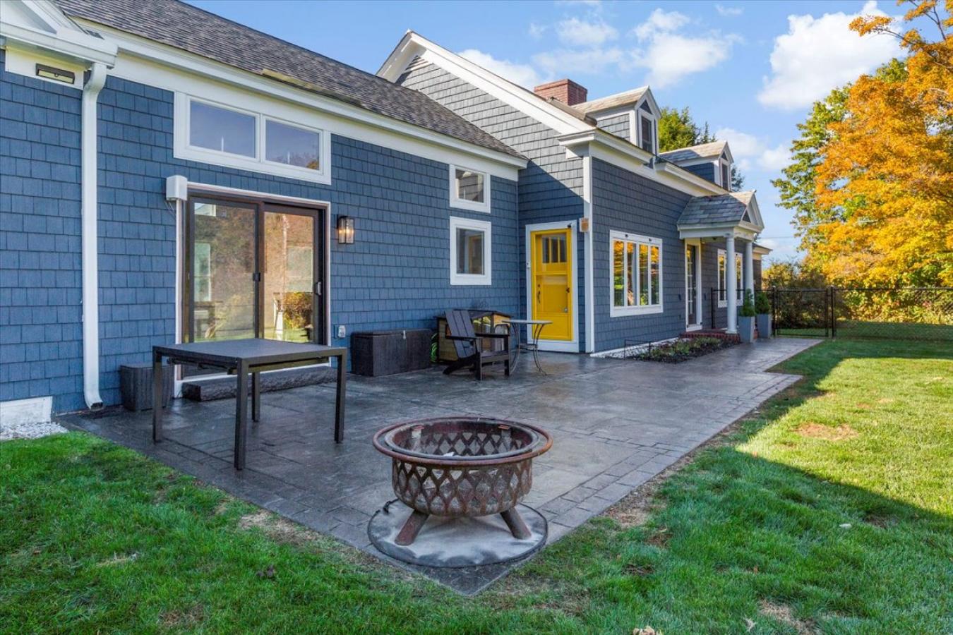 Bennington, Vermont, 05201, United States, 3 Bedrooms Bedrooms, ,3 BathroomsBathrooms,Residential,For Sale,2009349