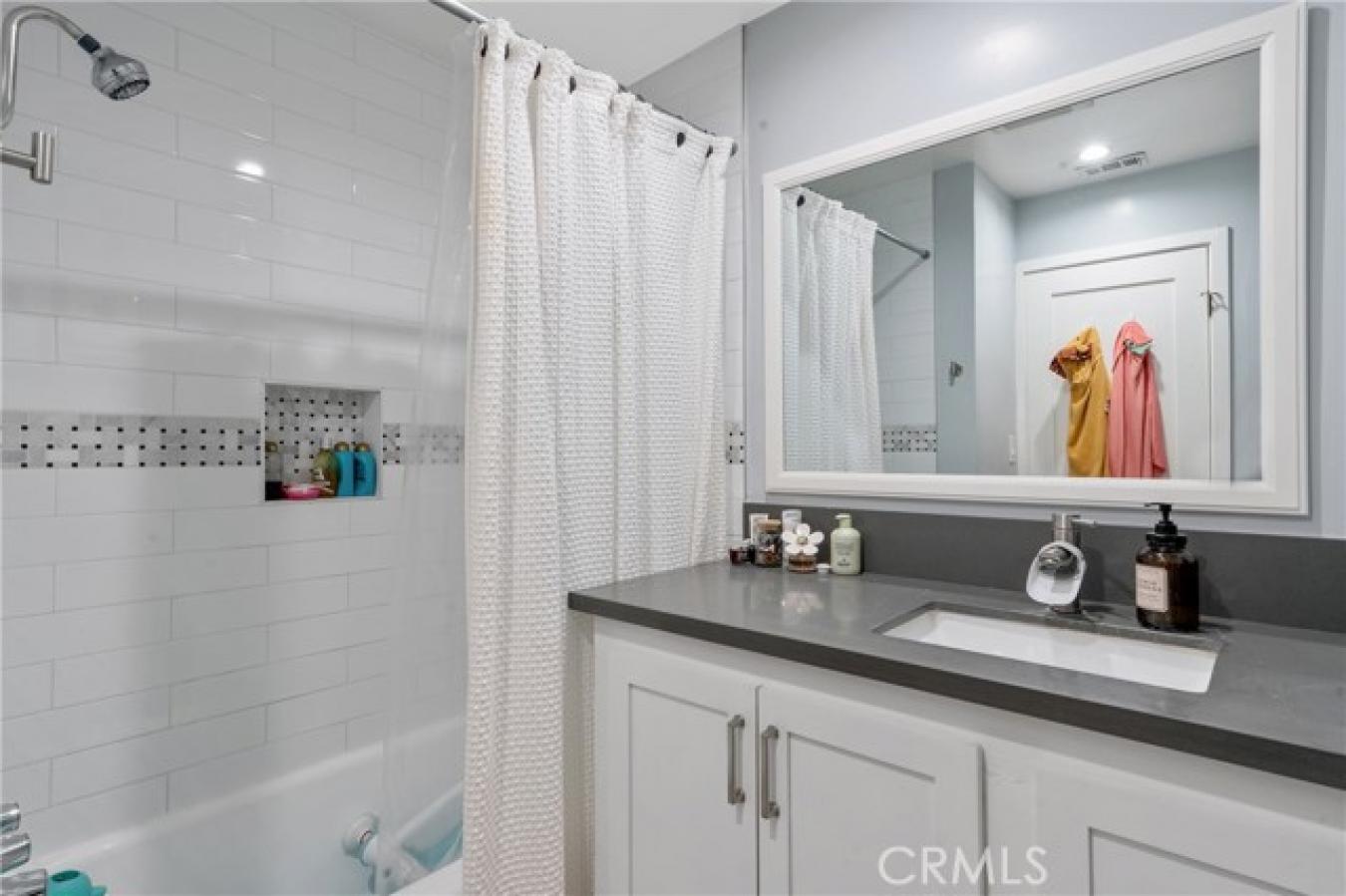 Los Angeles, Los Angeles, 90064, United States, 3 Bedrooms Bedrooms, ,3 BathroomsBathrooms,Residential,For Sale,2003624