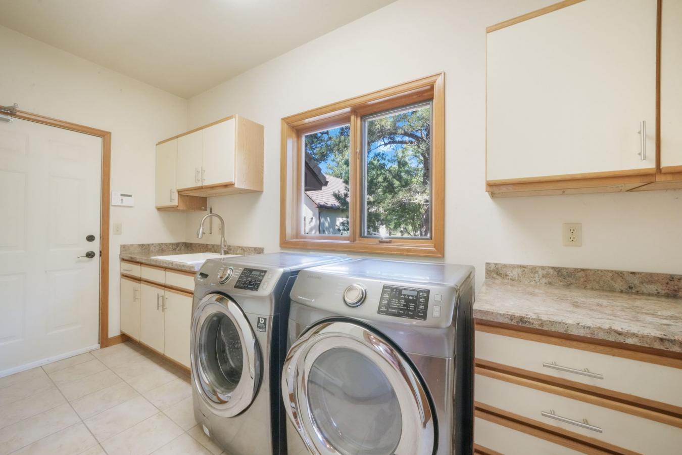 Monument, El Paso, 80132, United States, 5 Bedrooms Bedrooms, ,5 BathroomsBathrooms,Residential,For Sale,2003622