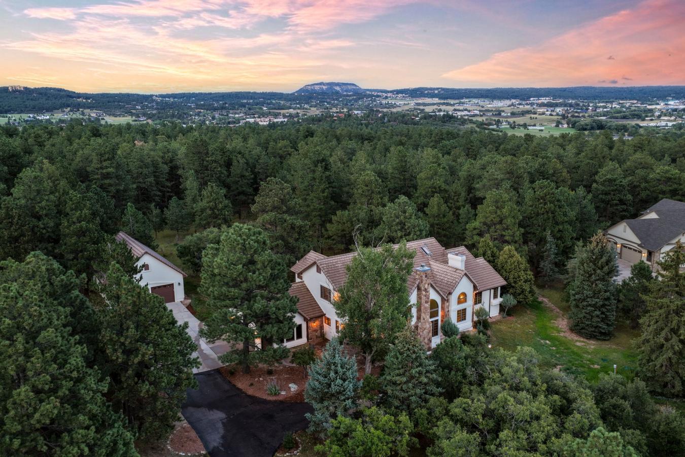 Monument, El Paso, 80132, United States, 5 Bedrooms Bedrooms, ,5 BathroomsBathrooms,Residential,For Sale,2003622