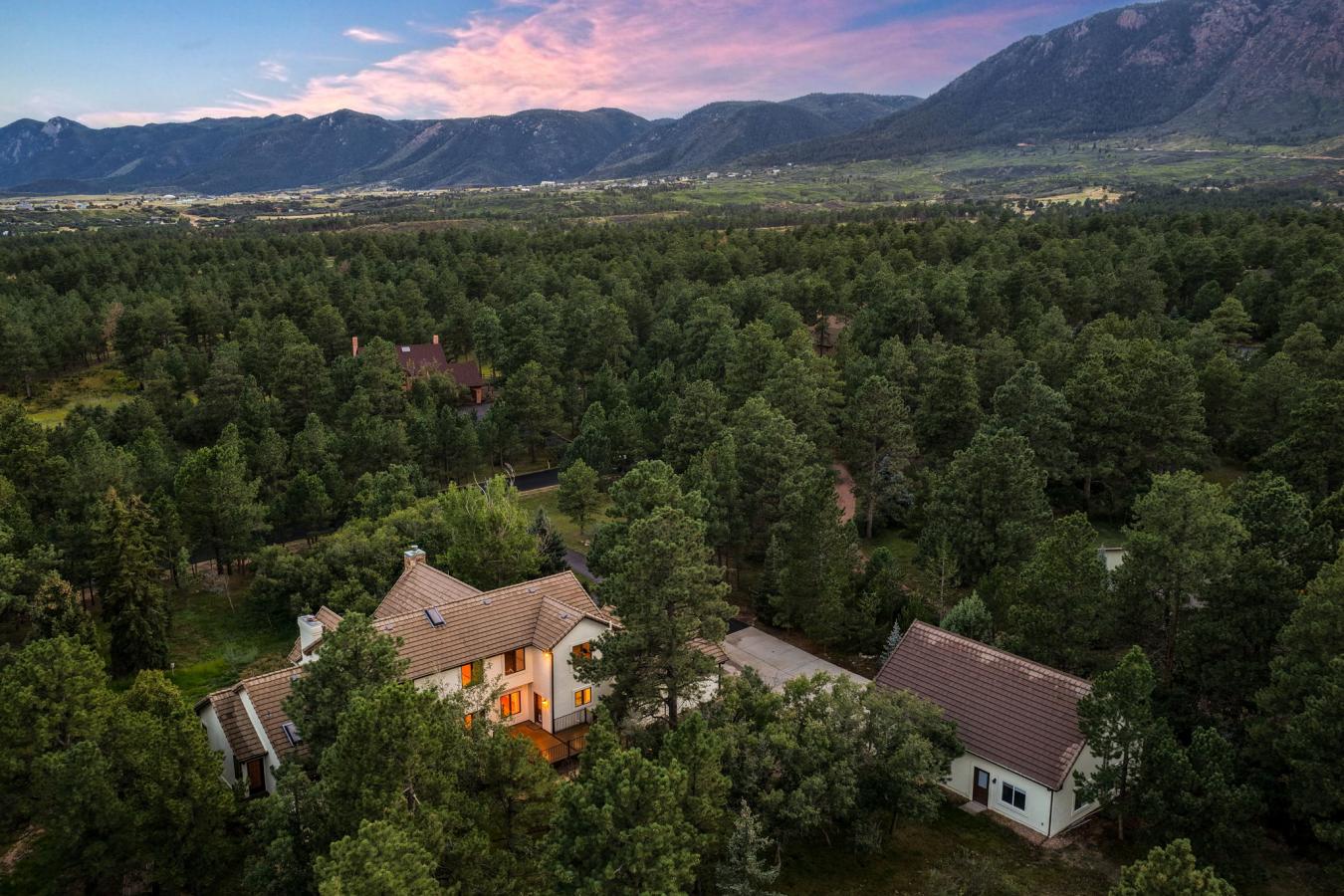 Monument, El Paso, 80132, United States, 5 Bedrooms Bedrooms, ,5 BathroomsBathrooms,Residential,For Sale,2003622