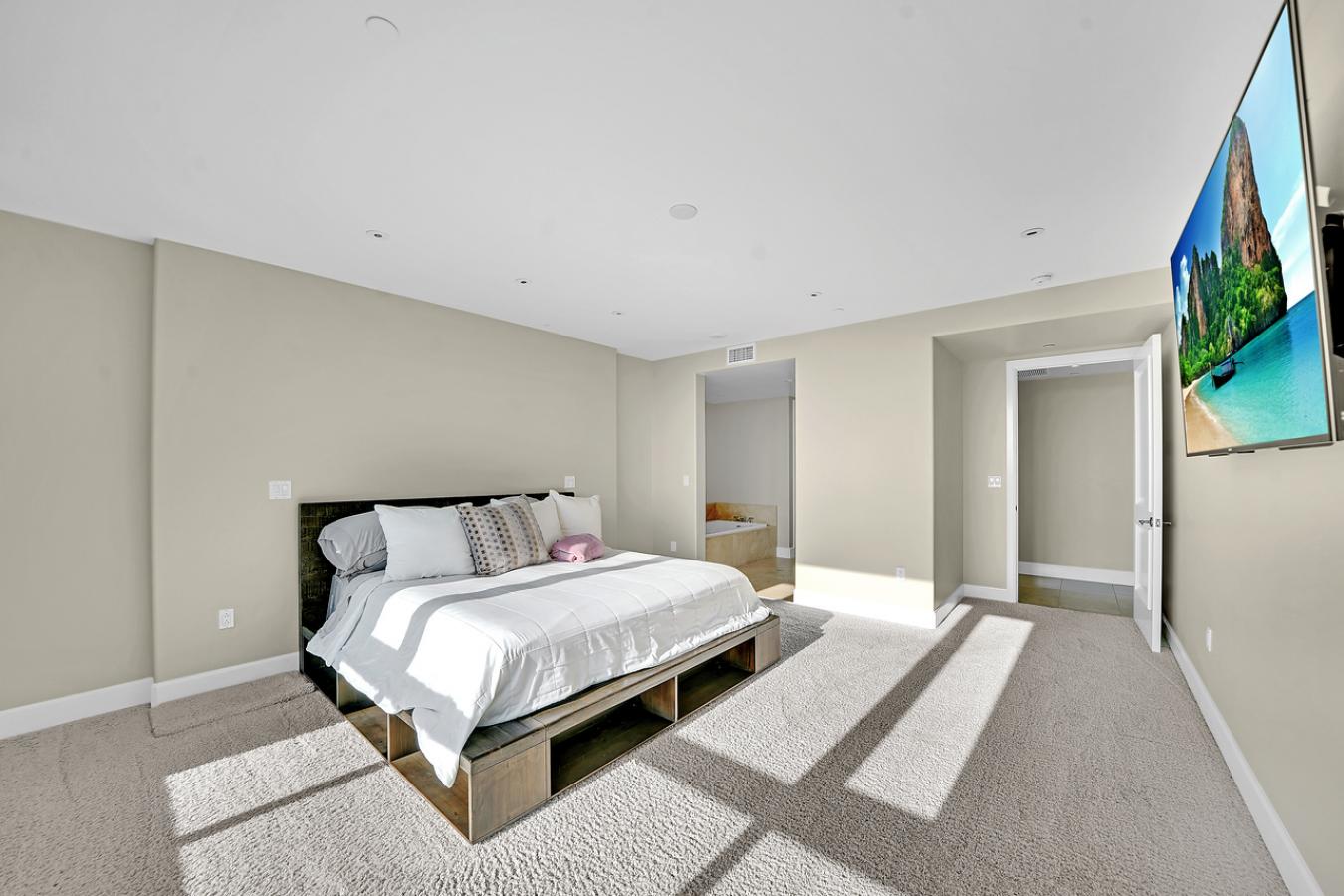 Irvine, Orange, 92612, United States, 2 Bedrooms Bedrooms, ,3 BathroomsBathrooms,Residential,For Sale,2003621