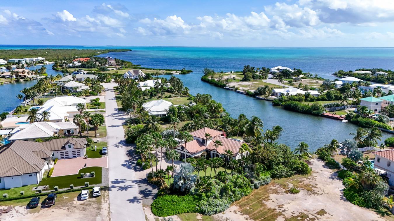 West Bay, Grand Cayman, Cayman Islands, 4 Bedrooms Bedrooms, ,2 BathroomsBathrooms,Residential,For Sale,2003644