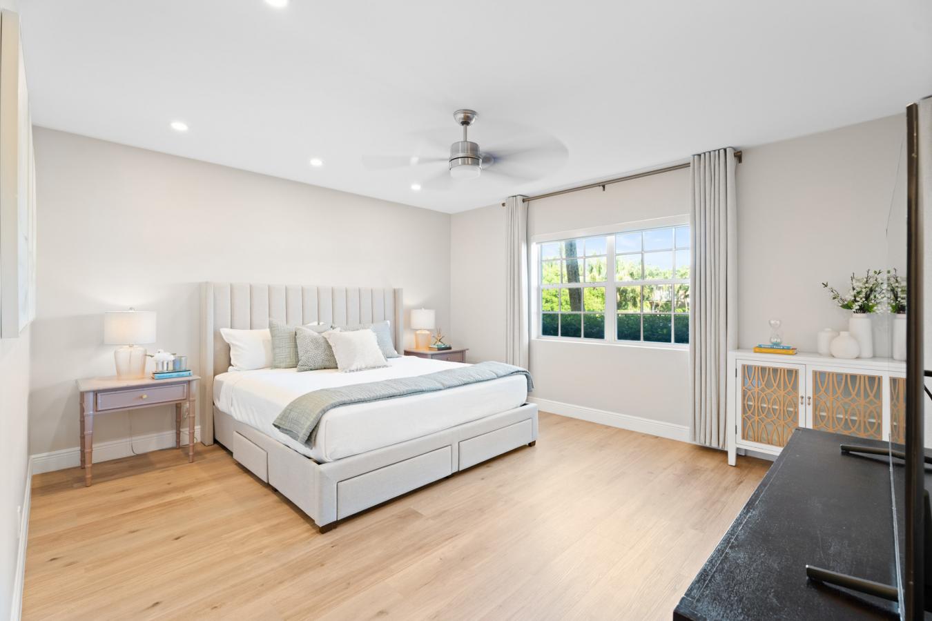 George Town, Grand Cayman, Cayman Islands, 2 Bedrooms Bedrooms, ,-1 BathroomBathrooms,Residential,For Sale,2003634