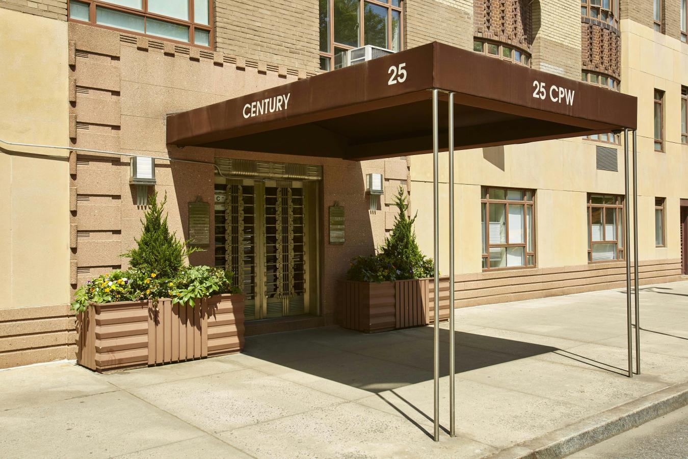 New York, New York, 10023, United States, 3 Bedrooms Bedrooms, ,2 BathroomsBathrooms,Residential,For Sale,2003596