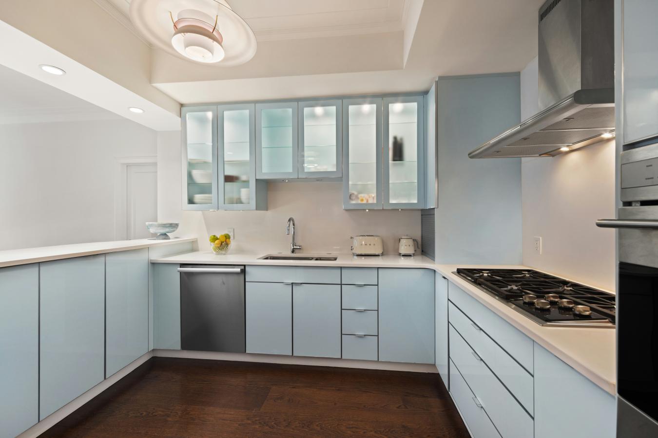 New York, New York, 10023, United States, 3 Bedrooms Bedrooms, ,2 BathroomsBathrooms,Residential,For Sale,2003596