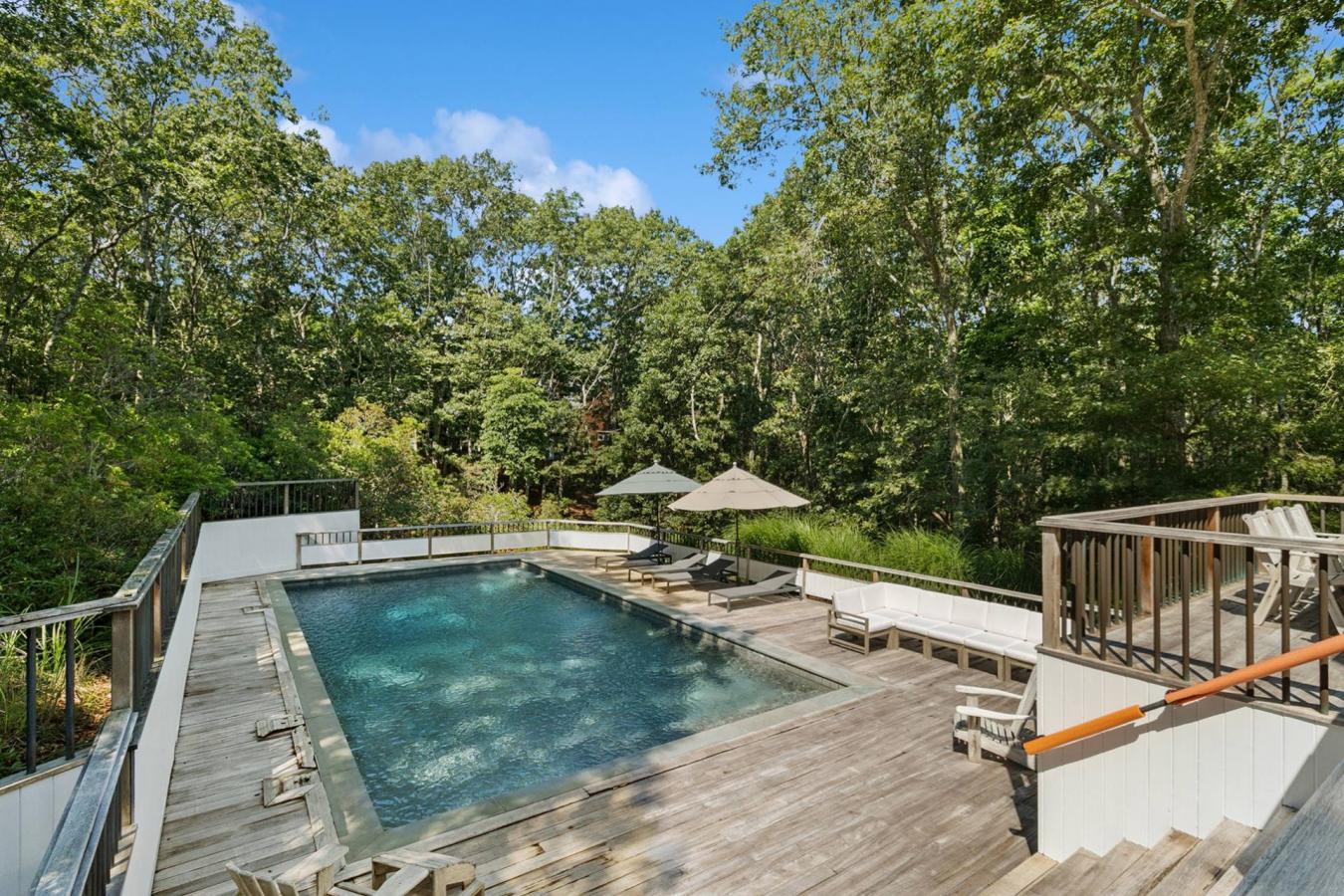 Wainscott, New York, 11975, United States, 3 Bedrooms Bedrooms, ,2 BathroomsBathrooms,Residential,For Sale,2003593