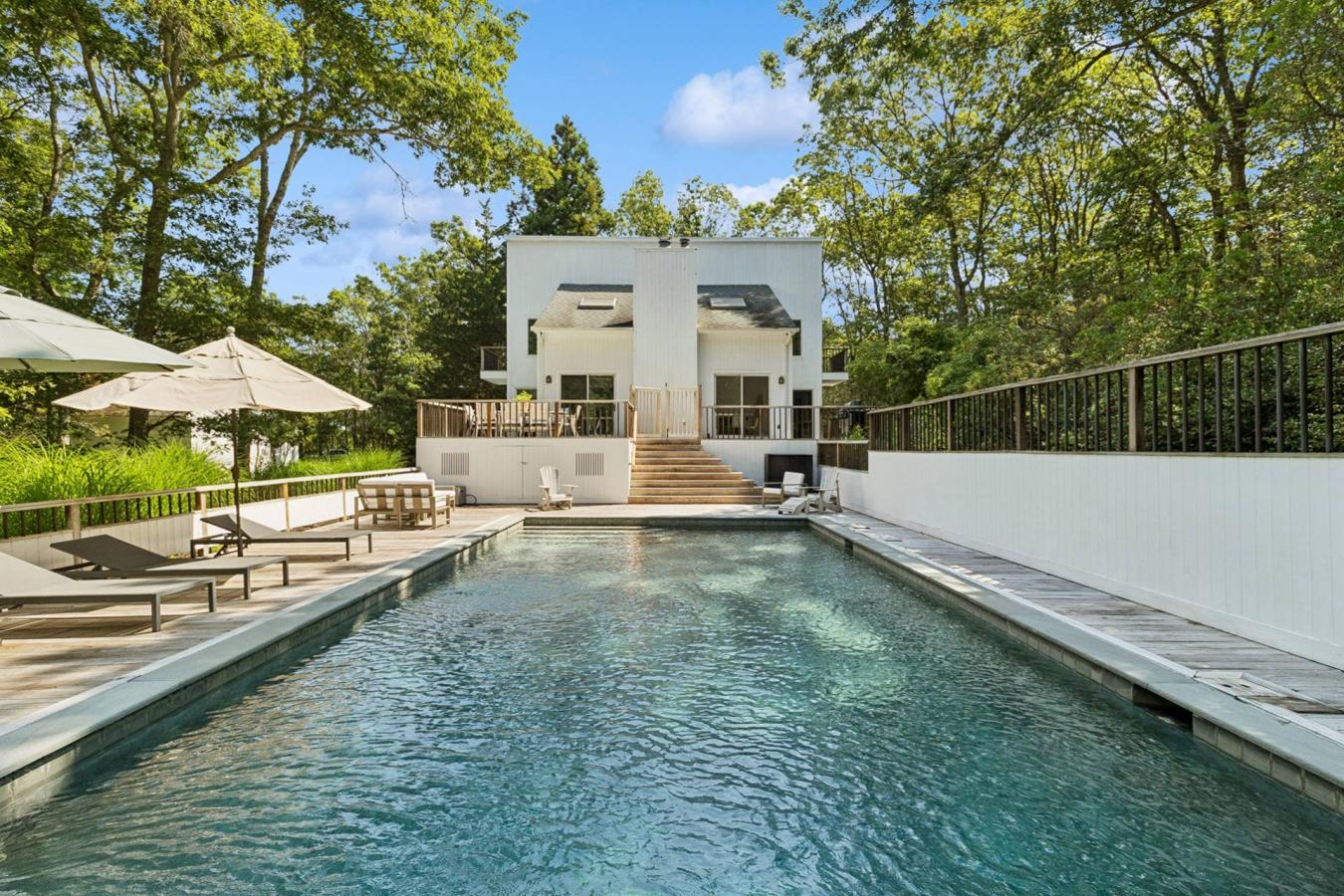 Wainscott, New York, 11975, United States, 3 Bedrooms Bedrooms, ,2 BathroomsBathrooms,Residential,For Sale,2003593