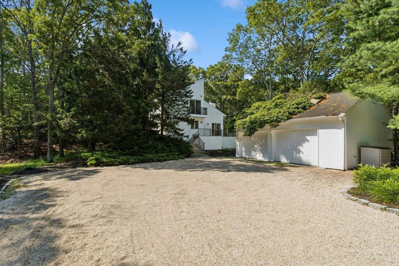 Wainscott, New York, 11975, United States, 3 Bedrooms Bedrooms, ,2 BathroomsBathrooms,Residential,For Sale,2003593