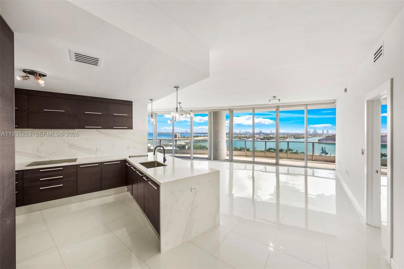 Miami, Florida, 33132, United States, 3 Bedrooms Bedrooms, ,4 BathroomsBathrooms,Residential,For Sale,2003592